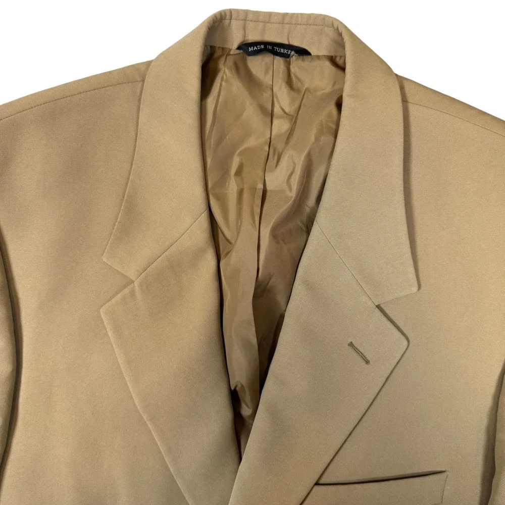 LL Bean Traveler Microfiber Blazer Mens 45R Tan Khaki 2 Button Sport Coat - Picture 1 of 14